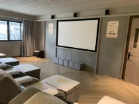 Deqing Jinhaiwan Manju Hotel