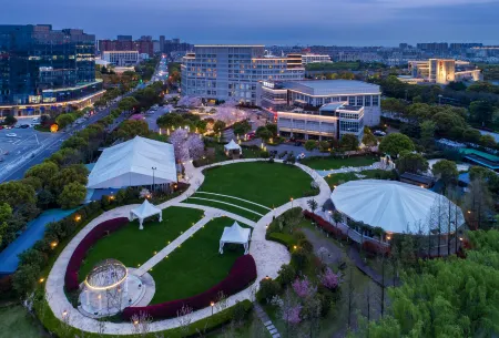 Parkyard Hotel Jiaxing (Nanhu Scenic Area Branch) Отели рядом с достопримечательностью «Jiaxing University (North Campus)»