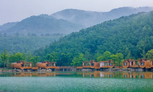 Jiurushan Hongyanrong Wooden Barrel Hotel