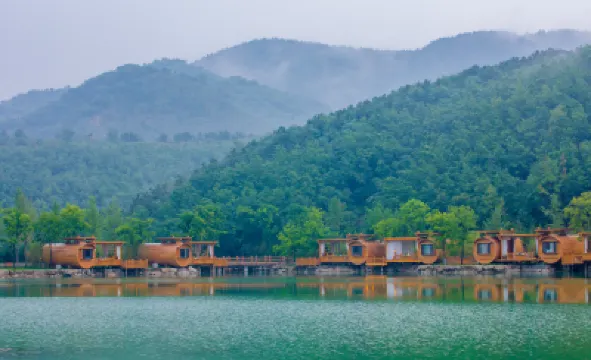 九如山紅顏容木桶ホテル 九如山芸術小鎮周辺のホテル