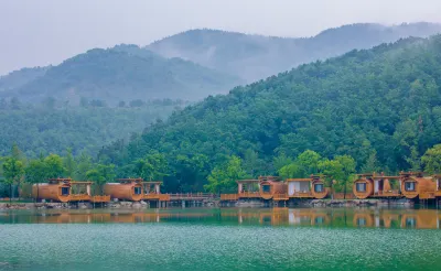 Jiurushan Hongyanrong Wooden Barrel Hotel Hotels near Zhangqiu Sanwangyu Landscape Park Ticket Office