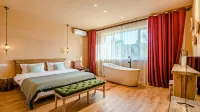 Floral Hotel · Weihai Haya Swimming Pool Garden hotel