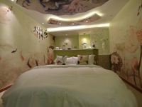 邳州玫瑰之约主题酒店 - 标准大床房