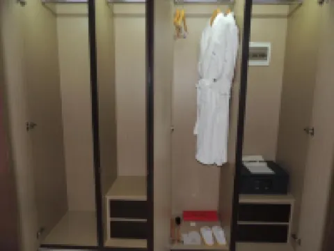 Esperado Lakeview Hotel