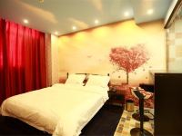 鹤壁樱花时尚主题宾馆 - 大床房