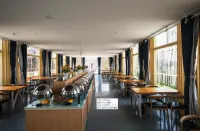 Zhuxia ART Hotel (Kunming Economic Development Zone Zhujiacun Subway Station)