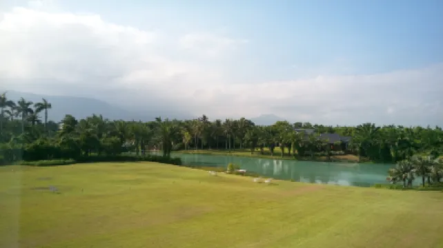 Water Paradise Villa Hotels near Menghuan Pond