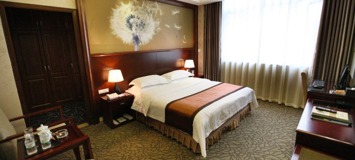 Donghua Hotel Bazhong Отели в г. Бачжон
