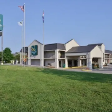 Holiday Inn Express & Suites SPRINGFIELD-MEDICAL DISTRICT by IHG Hotels near Kickapoo Corners
