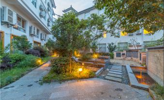 Vienna International Hotel Lijiang Yuxue Avenue - Housity