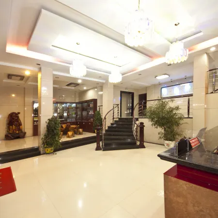 Jinqiao Business Hotel