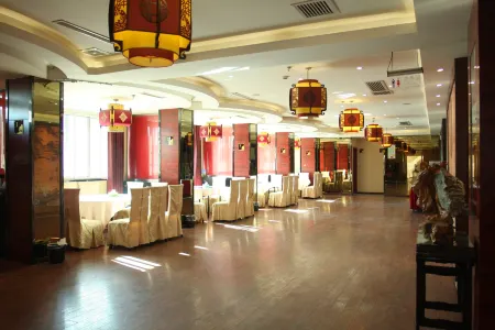 Mingdu Junyue Business Hotel Отели рядом с достопримечательностью «Anhui Science & Technology University (Donghua Road)»