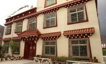 Batang Dexi Hotel