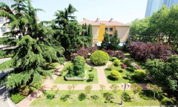 青岛海天大酒店 山海相拥典雅奢华 - Housity