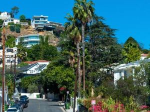 Sunset Marquis Hotel