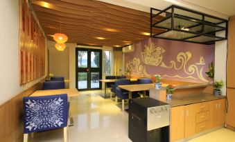 Yujiashu Holiday Hotel