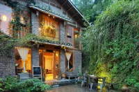 Liping Dong Art Theme Hotel