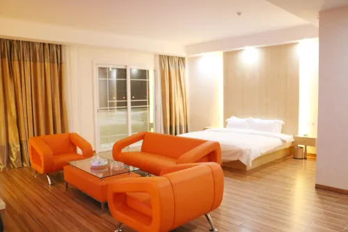 Fenghuang Yihao Hotel
