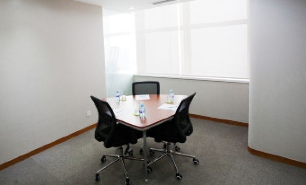 Jingguang Center Apartment Hotel