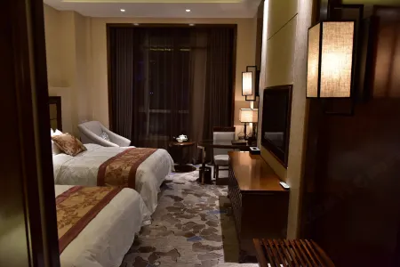 West Holiday Hotel Отели рядом с достопримечательностью «Minle Ancient City»