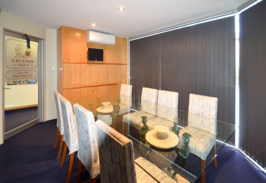 공항 모텔 객실