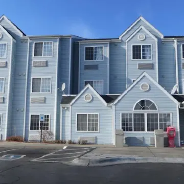 Microtel Inn & Suites by Wyndham Lincoln Hotels near Lincoln Race Course