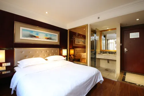 Yidu Holiday Hotel - parking