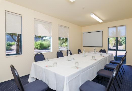 하트랜드 호텔 오클랜드 에어포트 수영장