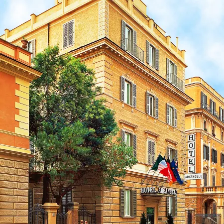 Hotel Arcangelo Отели рядом с достопримечательностью «Улица Виа-Маргутта»