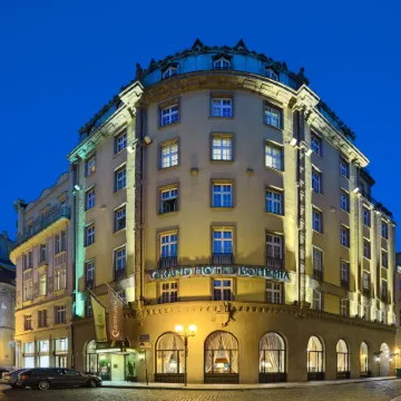 Grand Hotel Bohemia Отели рядом с достопримечательностью «Пороховая башня»