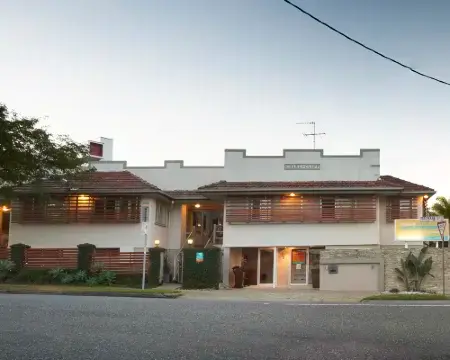 Brisbane Street Studios Hotels in Annerley