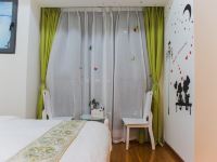 LOVE主题公寓(广州万达汉溪长隆地铁站) - 精致大床房