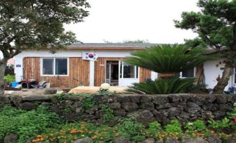 Jeju Ilchul Eondeok Sinsan Guest House
