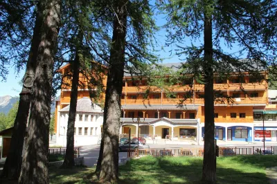Adonis Valberg Hotels in Puget-Théniers