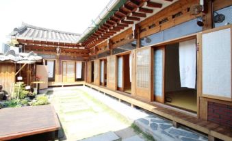 Jeonjuhanokvillage Guesthouse