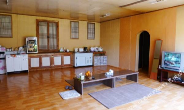 Jeju Oreum Guesthouse