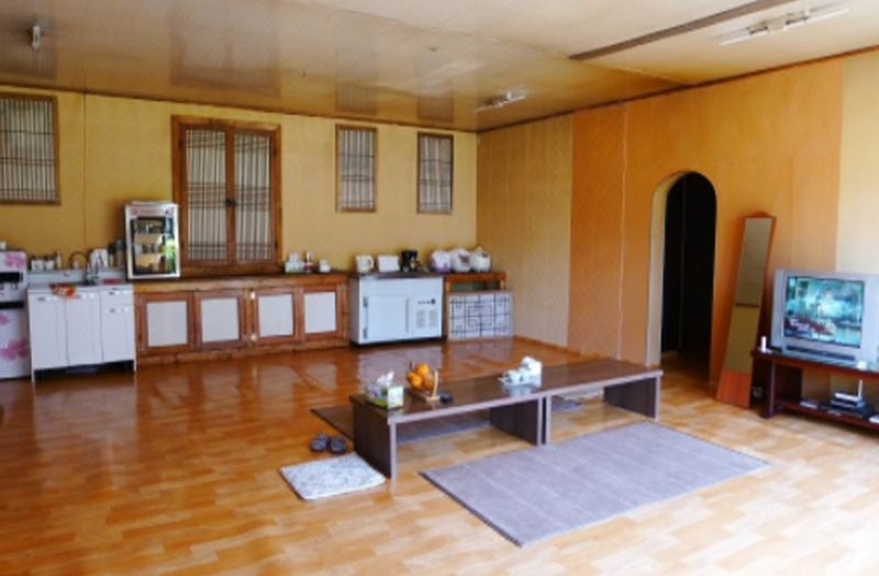 Jeju Oreum Guesthouse