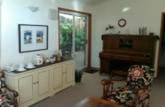 林利房子小酒店