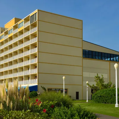Four Points by Sheraton Virginia Beach Oceanfront Отели рядом с достопримечательностью «Пляж Кроатан-Бич»