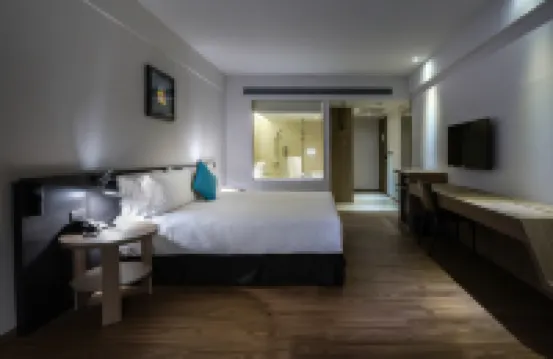 捷絲旅（高雄站前館）