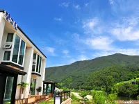 Dalgrin Pension Gapyeong Hotels near Daewonsa