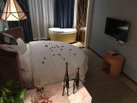 重庆拾途精品设计酒店 - 浪漫圆床浴缸房