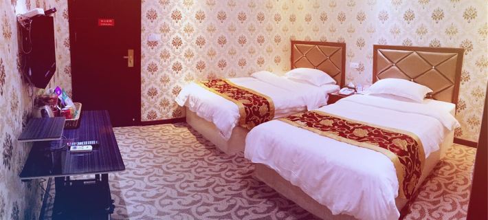 Huaying Yuelai Hotel Отели в г. Хуаин