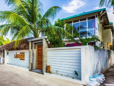 Shallow Lagoon Rasdhoo Hotels in Kuramathi