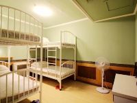 798国际青年旅舍(青岛海景店) - 独卫男生四人床位房