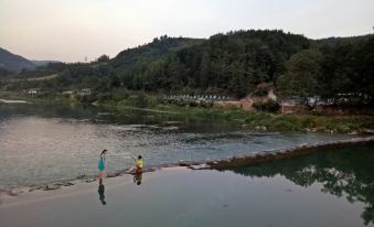 Cili Yunmeng Mountain Villa