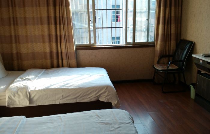 Jianli Youyi Chinese Inn
