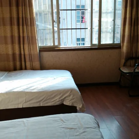 Jianli Youyi Chinese Inn