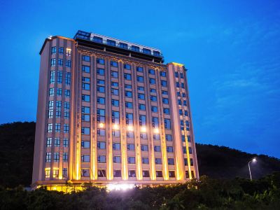 Mayflower Hotel
