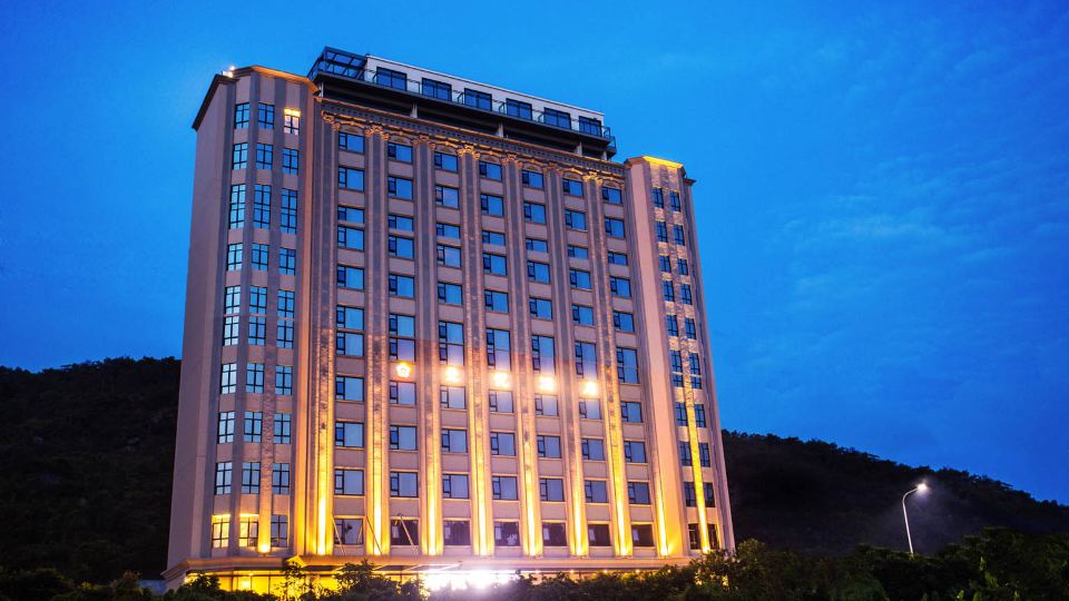 Mayflower Hotel